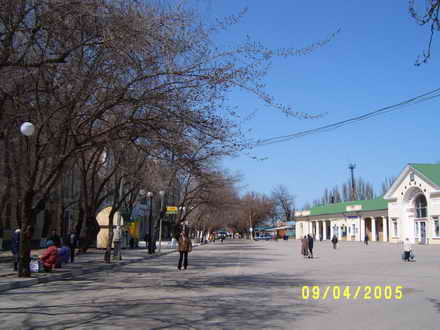 Площадь, центральный вокзал Феодосия