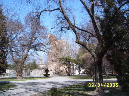 Сквер біля вежі Костянтина