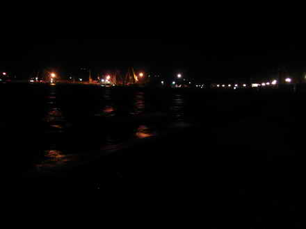 Ночной город вид с моря