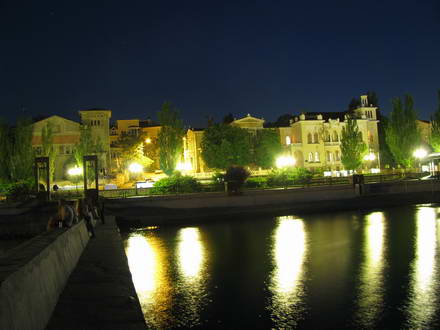 Night embankment, the view from the pier