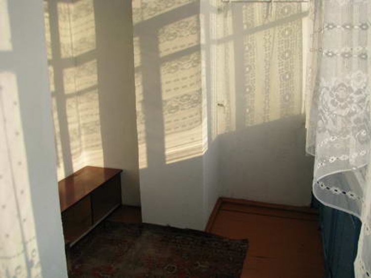 Лоджия. Подробнее: +38 050 7308200 Сдам в Феодосии трёхкомнатную квартиру со всеми удобствами в районе автостанции / железнодорожной станции Айвазовская